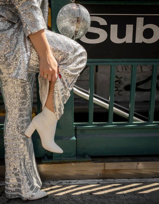 Frauen Betsey Johnson Cady Elfenbein Schuhe ZJFF48