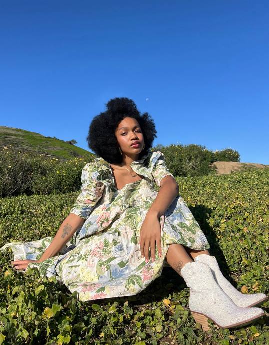 Frauen Betsey Johnson Diva Elfenbein Schuhe ZJFF37