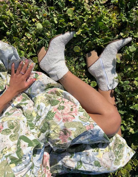 Frauen Betsey Johnson Diva Elfenbein Schuhe ZJFF37