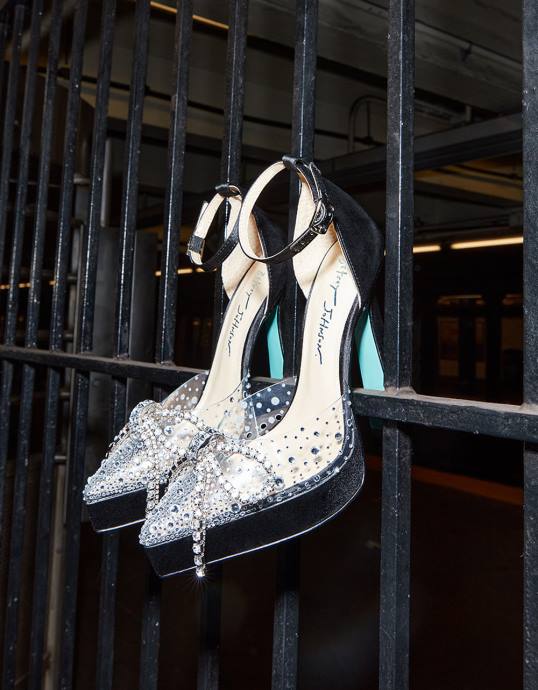 Frauen Betsey Johnson Schatz schwarzer Satin Schuhe ZJFF85