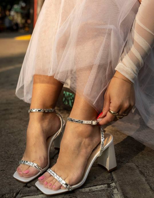 Frauen Betsey Johnson Scott Elfenbein Schuhe ZJFF147