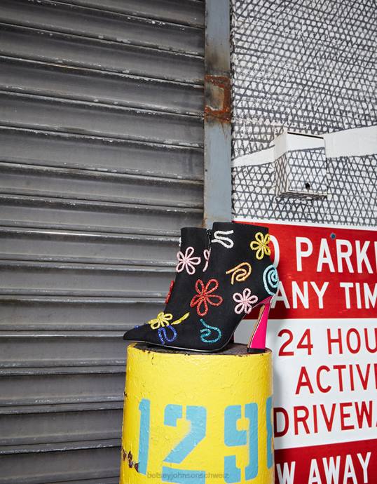 Frauen Betsey Johnson Sylvia Schwarz multi Schuhe ZJFF145