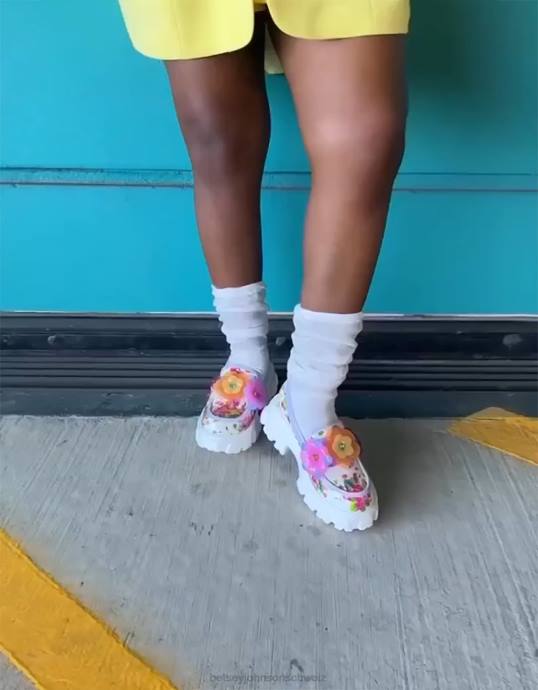 Frauen Betsey Johnson Vinie blumig multi Schuhe ZJFF53