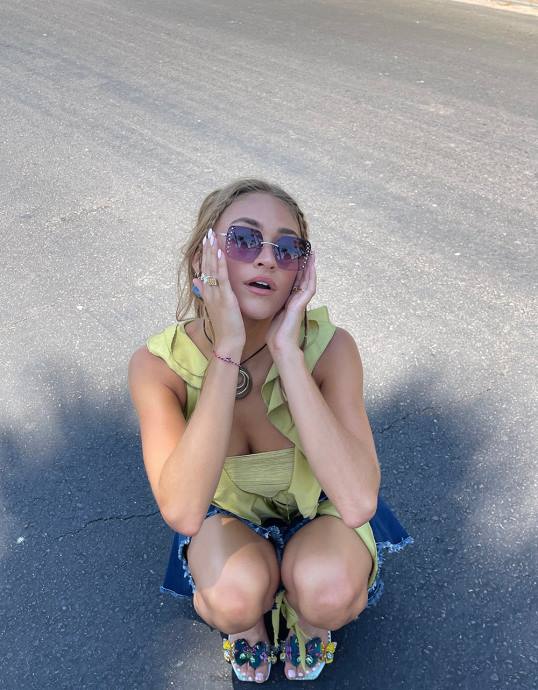 Frauen Betsey Johnson am Rand Sonnenbrille Rosa Zubehör ZJFF370