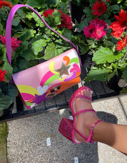 Frauen Betsey Johnson denni Fuchsie Schuhe ZJFF110