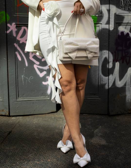 Frauen Betsey Johnson edel Elfenbein Schuhe ZJFF84