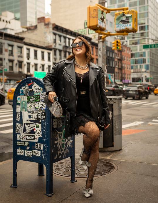 Frauen Betsey Johnson edel Silber Schuhe ZJFF26