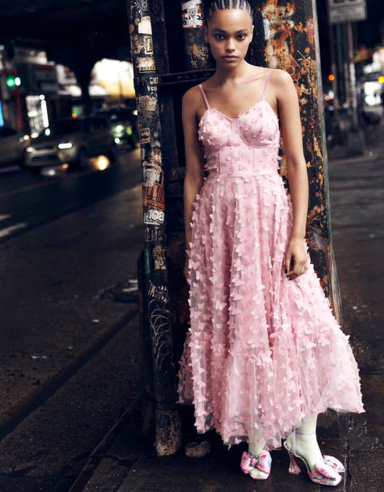 Frauen Betsey Johnson wunderschönes Schmetterlings-Maxikleid Rosa Kleidung ZJFF268